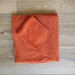 Fieldcrest Vintage 1970s, 1980s Burnt Orange Bath Towel And Wash Cloth Set USA
